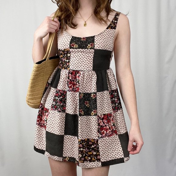 Vintage House of Virtue Quilted Patchwork Floral Print Pleated Mini Summer Dress - Picture 3 of 7